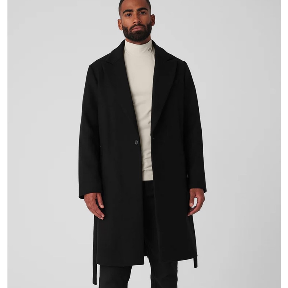 Alo Yoga Gameday Coat in Black